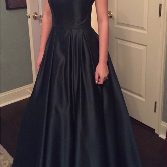 Prom ball gown EUC - Picture 4 of 6